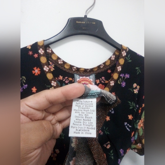 Johnny Was Nani Floral Top Sz XLarge - Picture 4 of 7